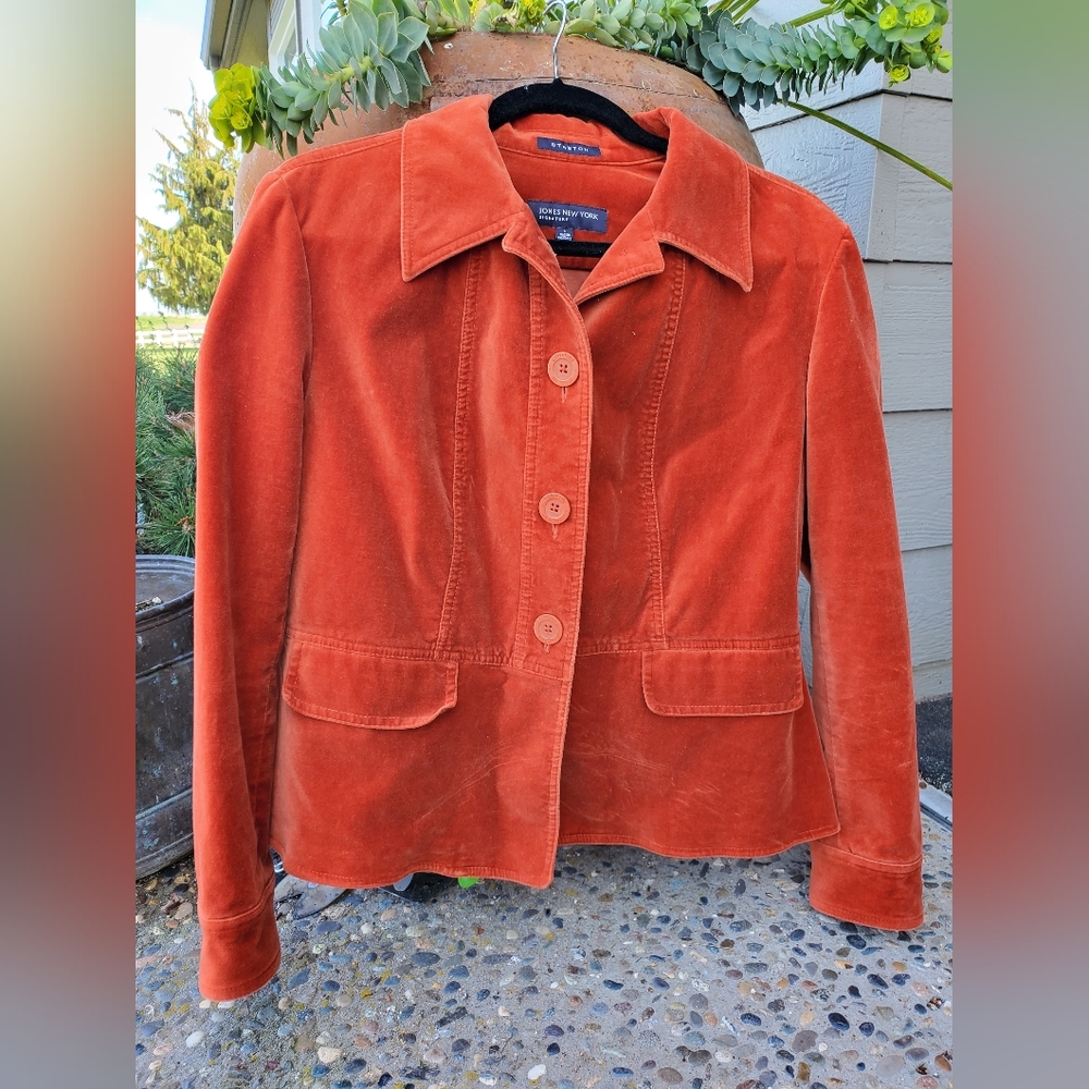 Jones of New York Signature, Large Orange Velvet Blazer.